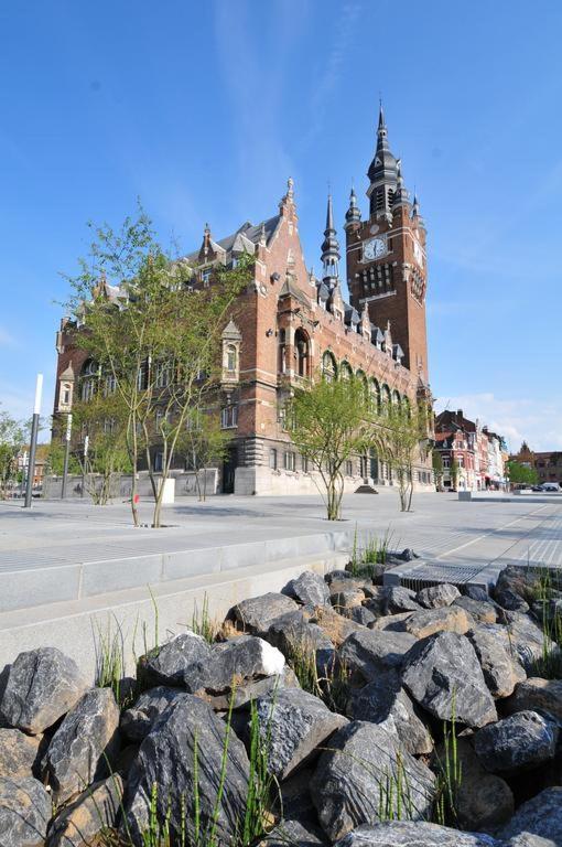 Krisko Parking Prive Et Clos Armentieres Exterior photo